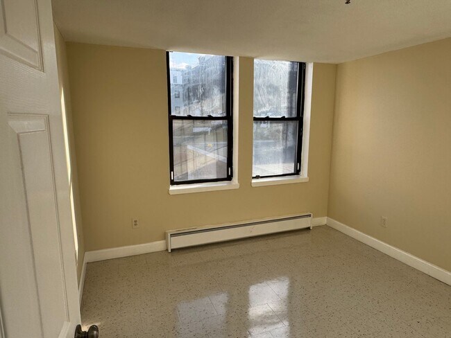 Building Photo - 46 Amesbury St