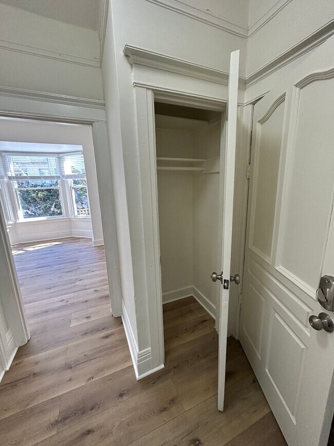 Building Photo - 655 Hyde St