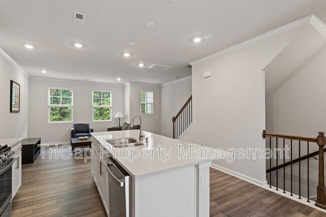 Building Photo - 1721 Chirping Trl