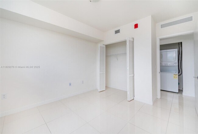 Building Photo - 7825 NW 107th Ave