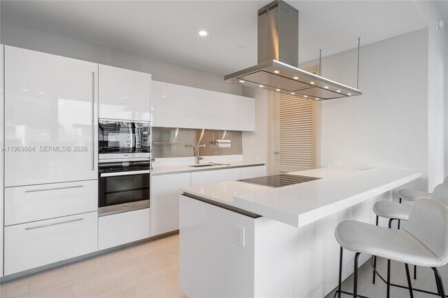 Building Photo - 1000 Brickell Plaza