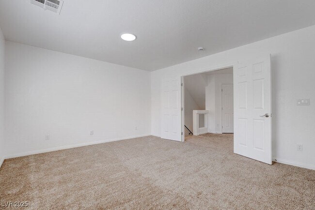 Building Photo - 6027 Gordon Creek Ave