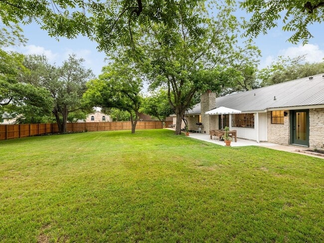 Building Photo - 2300 Toulouse Dr