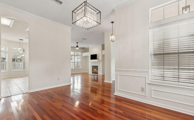 Building Photo - 1912 Bluebonnet Way