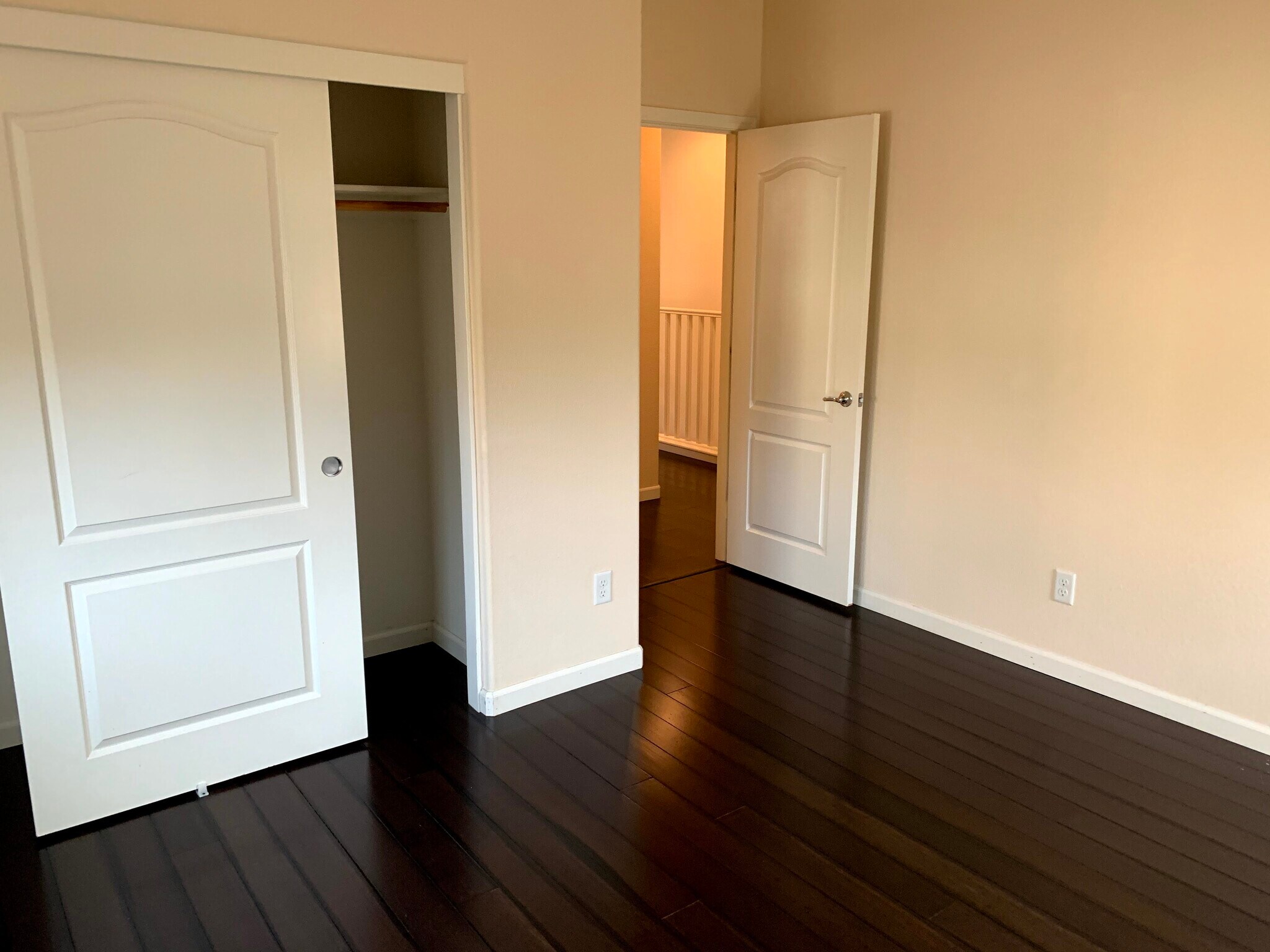 2nd Floor Guest Bed 1 - 5853 Flora Cmn