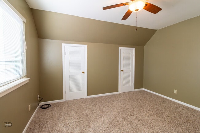 Building Photo - 4306 Briar Cliff Dr