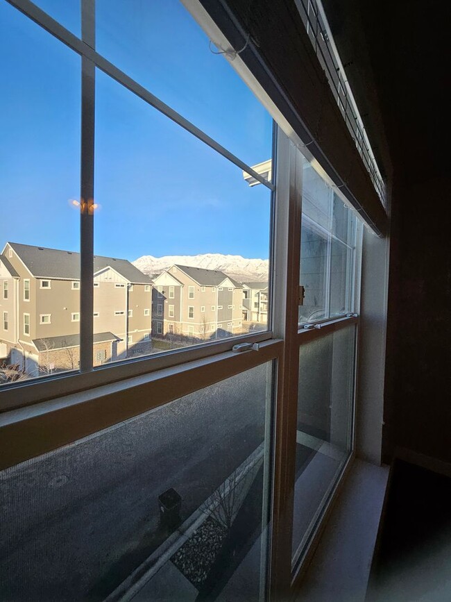 Building Photo - Gillespie