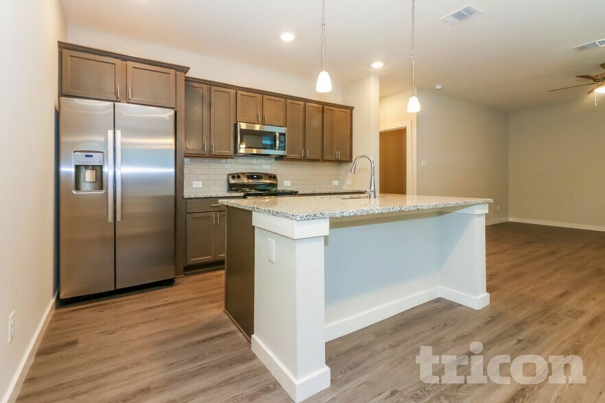 Building Photo - 23627 Gibson Frst Dr