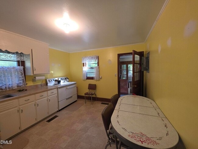 Building Photo - 1180 White Level Rd