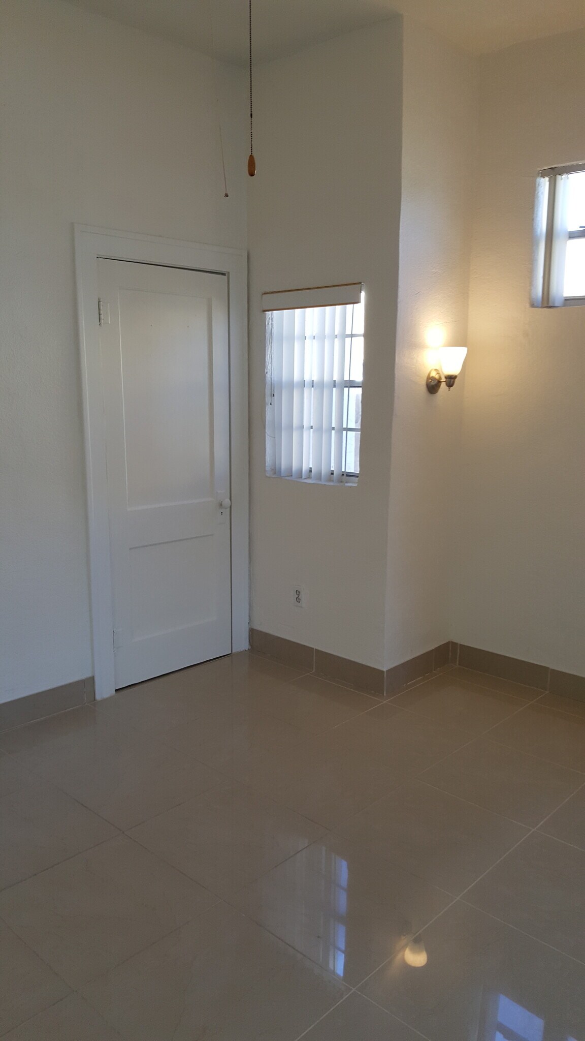 Building Photo - 319 Kenilworth Blvd