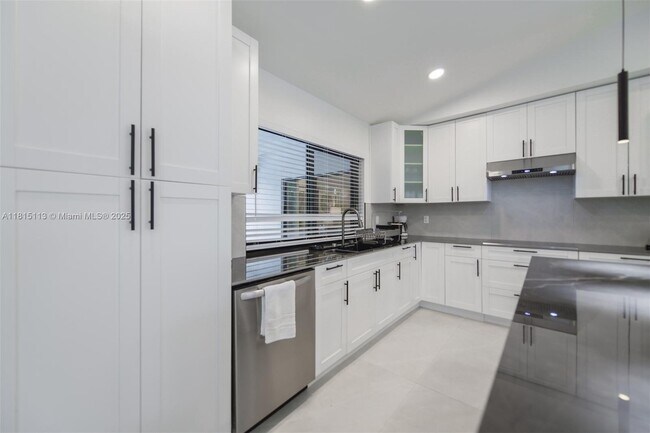 Building Photo - 13526 Jonquil Pl