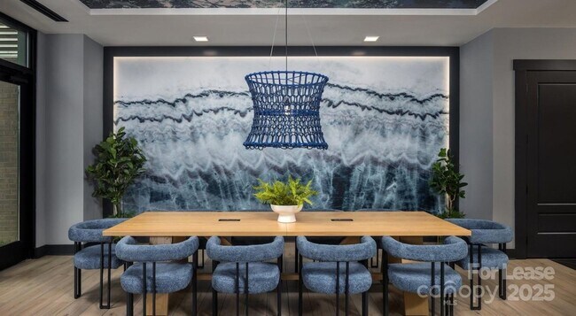 Building Photo - 2220 Wilkinson Blvd