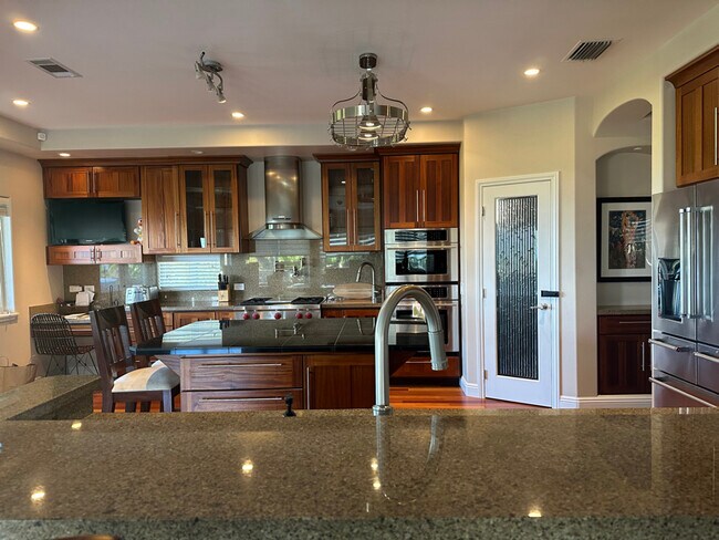 Building Photo - 595 Kumulani Dr