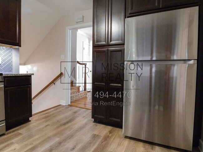 Building Photo - 325 Fairwood Dr