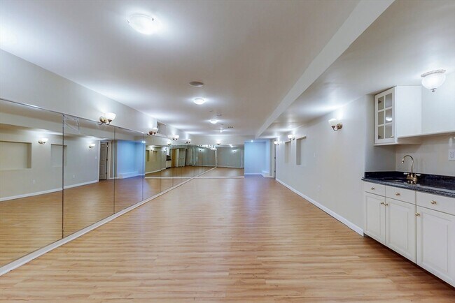Building Photo - 455 Waban Ave