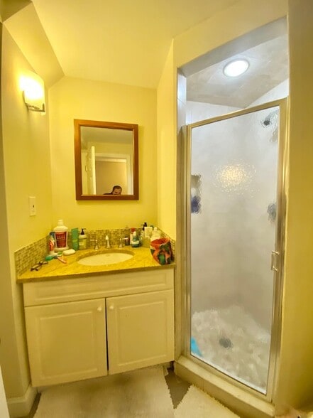 Building Photo - 11 Babcock St