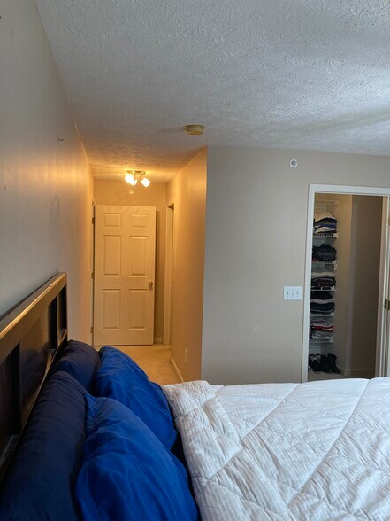 Building Photo - 14829 Lenox Dr