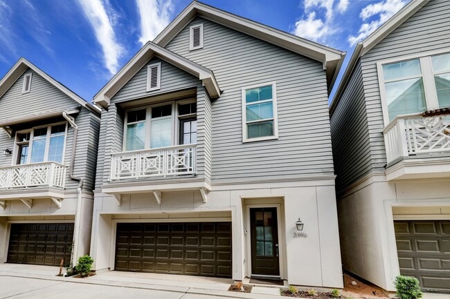 Primary Photo - 2119 Naomi St