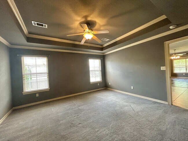 Building Photo - Stunning West Fayetteville Single Family Home