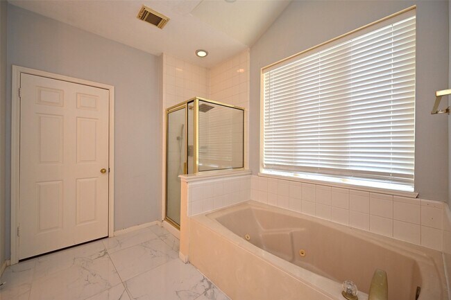 Building Photo - 6419 Sutter Park Ln
