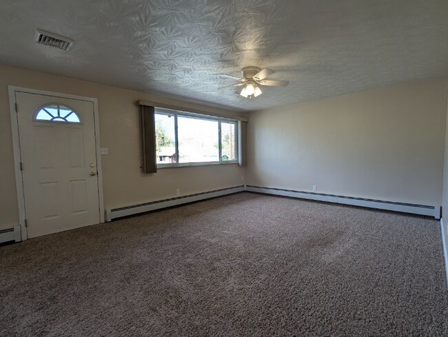 Building Photo - 720 21st St