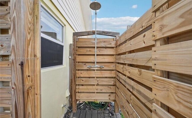 Building Photo - 86 N El Mar Dr