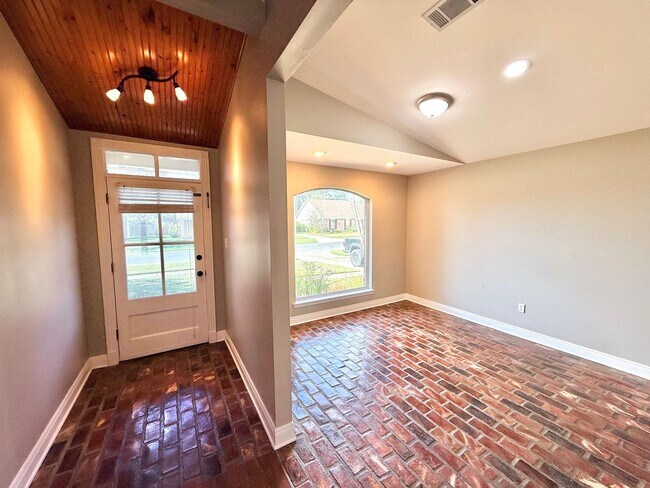 Building Photo - 12483 Fairhope Way