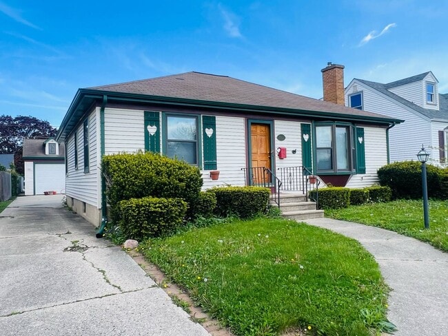 Building Photo - Beautiful Single Family Home!