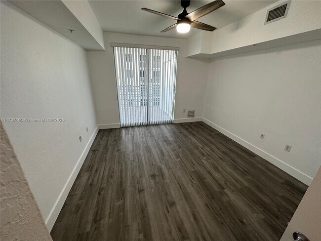 Building Photo - 1830 Radius Dr