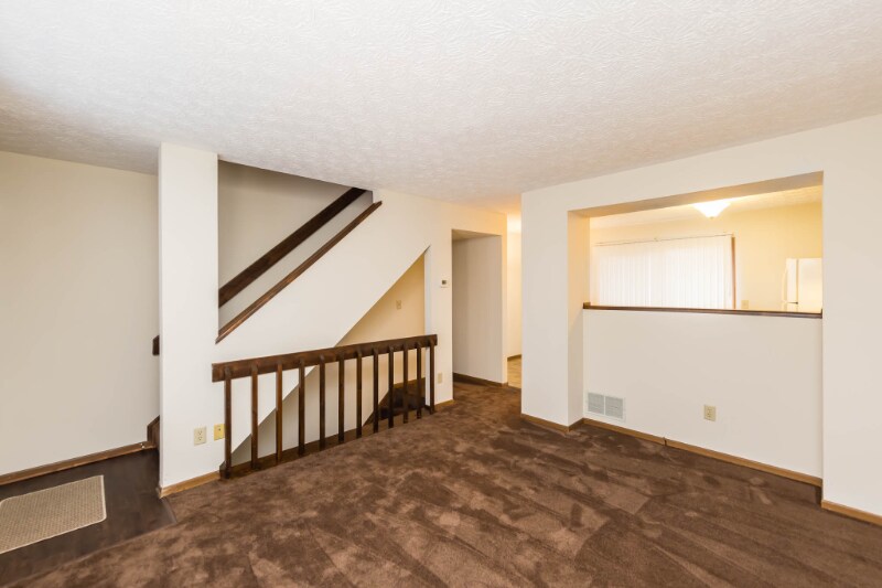 Building Photo - 818 Annagladys Dr