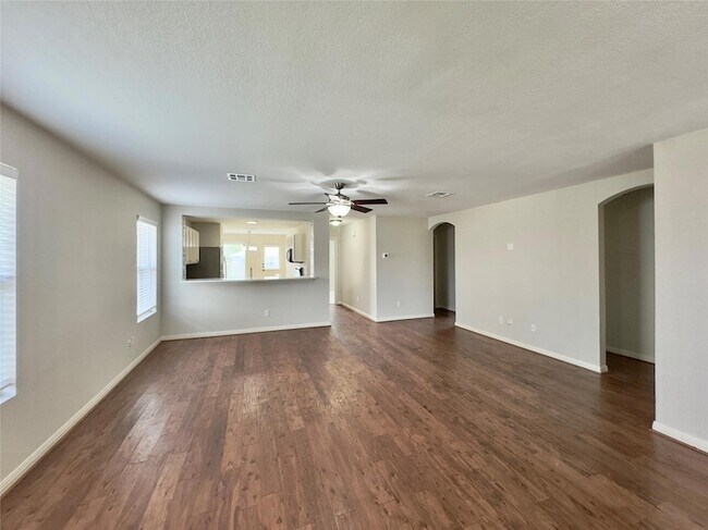 Building Photo - 204 Woodley Rd