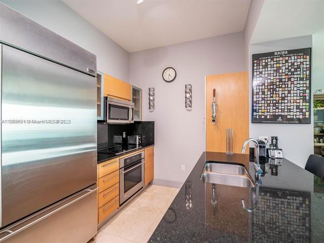 Building Photo - 950 Brickell Bay Dr