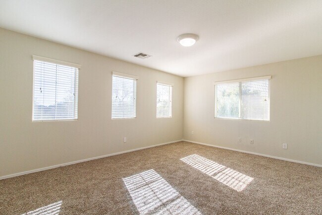 Building Photo - GORGEOUS 3BED 2.5 BATH HOME  NEAR CRIMSON/US60