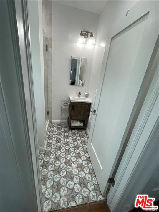 Building Photo - 601 Sweetzer Ave