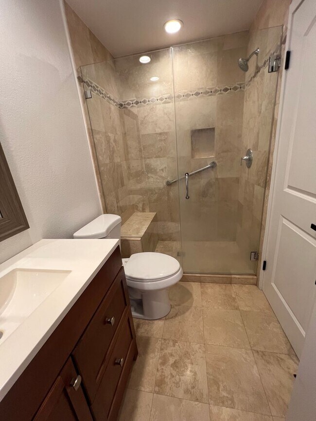 Building Photo - Charming upgraded home!