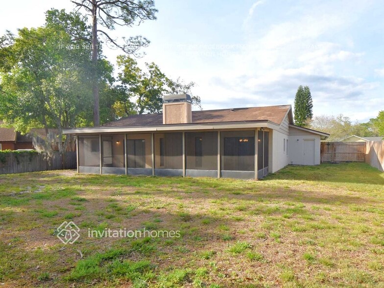 Building Photo - 123 Lyndhurst Dr
