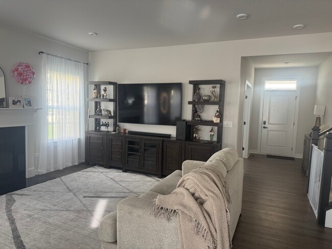 Building Photo - 1309 S Wind Dr