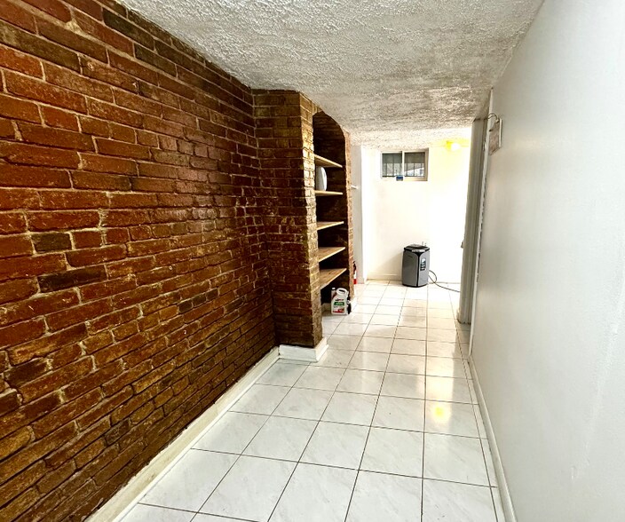 Building Photo - 936 French St NW