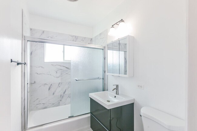 Building Photo - Ocean Avenue Duplex