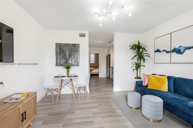 Building Photo - 815 NW 30th St