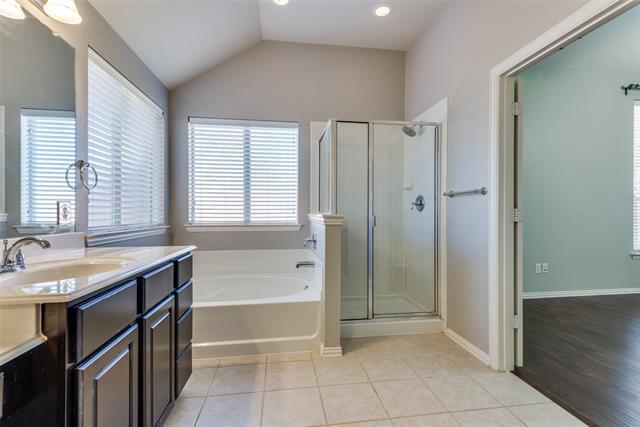 Building Photo - 3309 Edgewater Dr