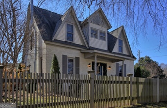 Building Photo - 351 Seavy St