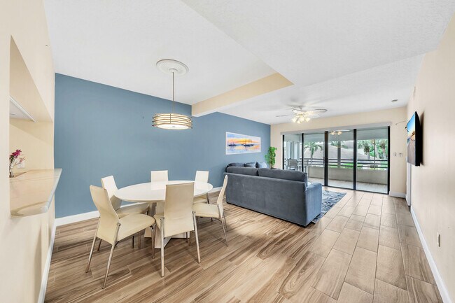 Building Photo - 827 Oak Harbour Dr