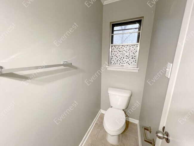 Building Photo - 7809 Bradley Dr