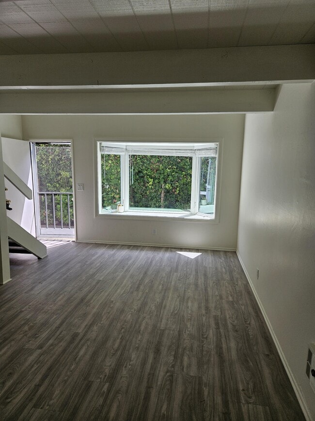 Building Photo - 231 Linden Ave