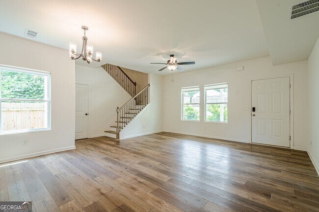 Building Photo - 90 Cerro St SW