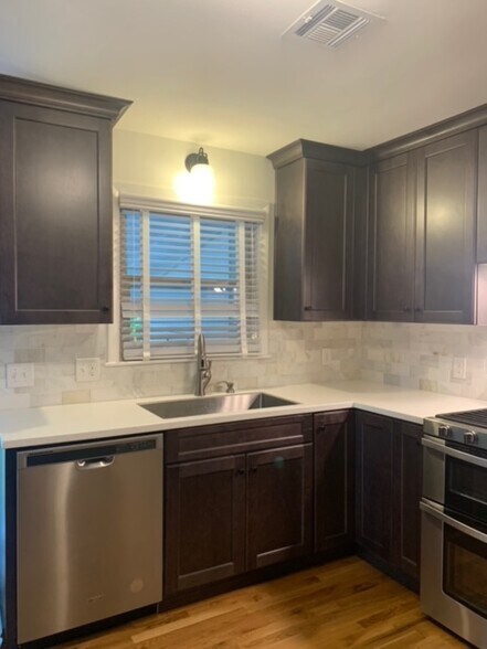Building Photo - 3815 Gerhardt Dr