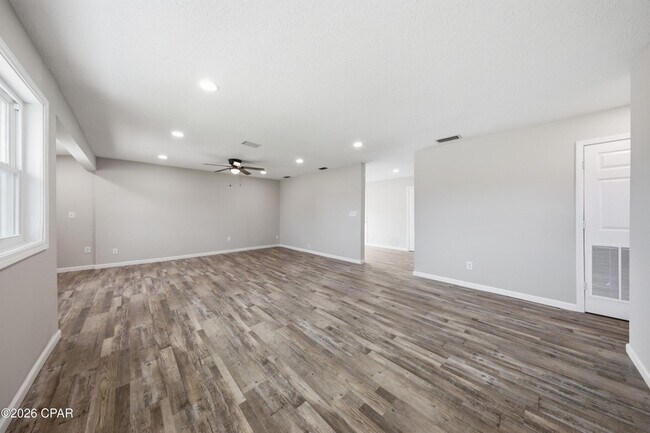 Building Photo - 2504 W 21st St