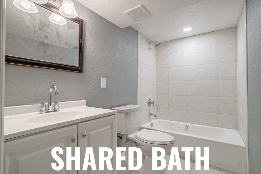 Building Photo - 13031 Dexter St