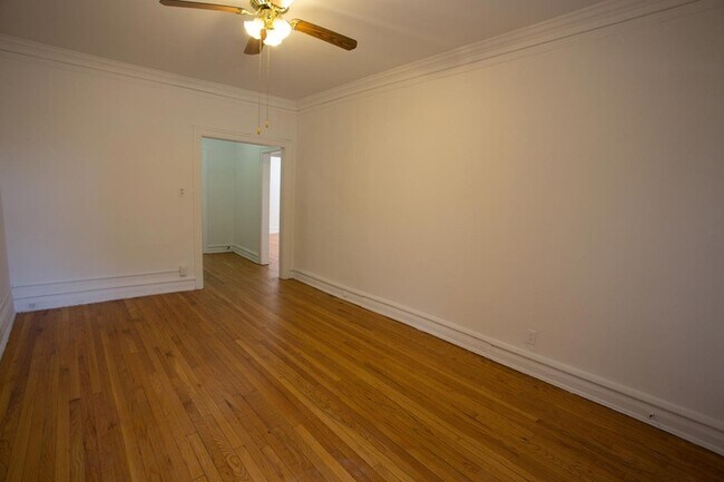 Floorplan - 5300-5308 S. Greenwood Avenue